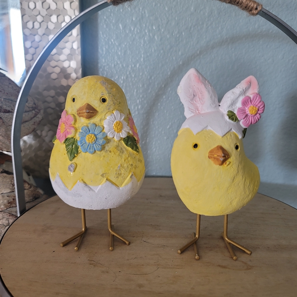 Easter garden chick decor